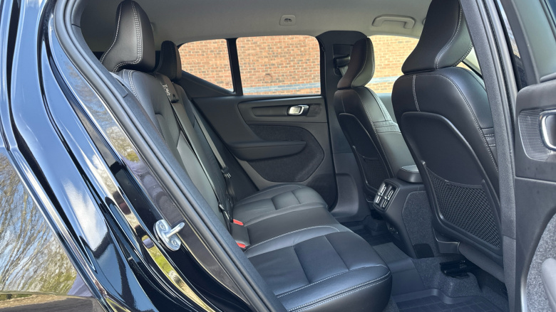 Volvo XC40 2.0 B3P Plus Dark 5dr Auto Petrol Estate